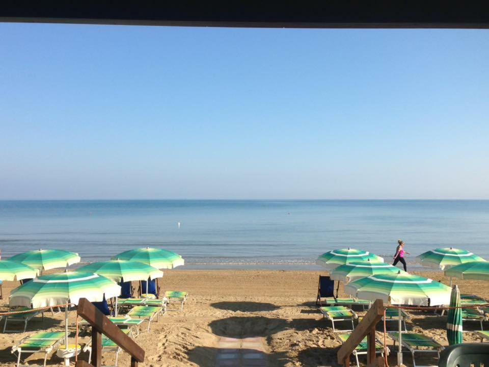 Centro Turistico La Perla Del Gargano Hotell Foce Varano Eksteriør bilde
