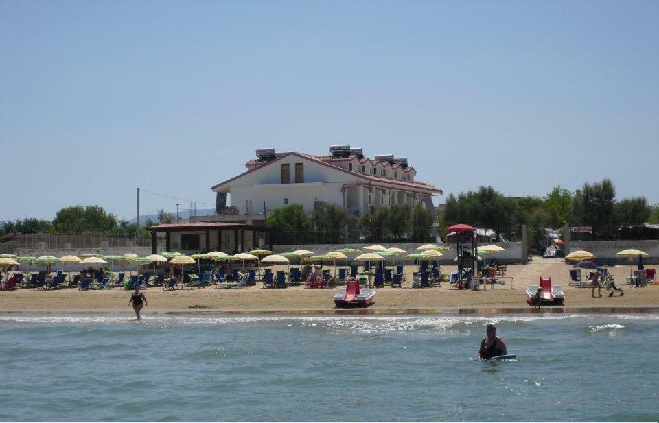 Centro Turistico La Perla Del Gargano Hotell Foce Varano Eksteriør bilde