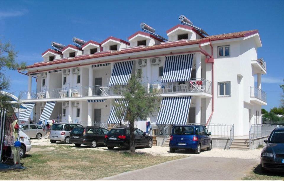 Centro Turistico La Perla Del Gargano Hotell Foce Varano Eksteriør bilde